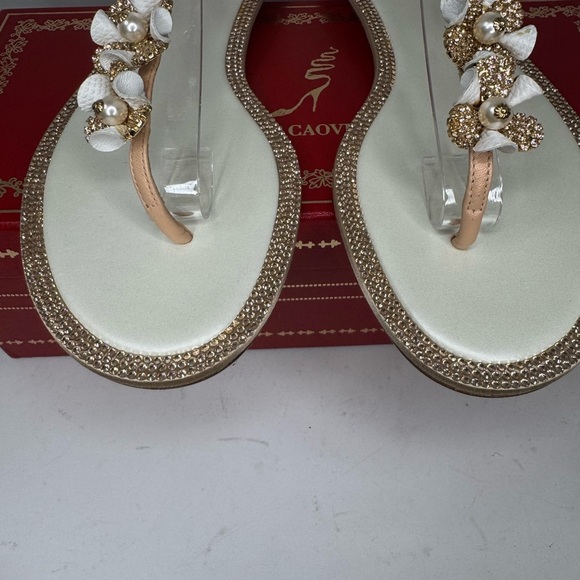 René Caovilla Leather Crystal Embellishments T-Strap Leather Sandals Size 38. - Picture 5 of 8